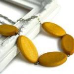 Chunky Wood Necklace in Mus..