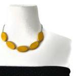 Chunky Wood Necklace in Mus..