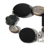 Black bracelet with magneti..