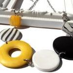 Chunky necklace in yellow, ..