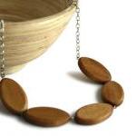 Chunky bead necklace. Light..