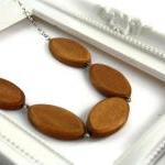 Chunky bead necklace. Light..