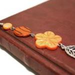 Metal bookmark with pendant..