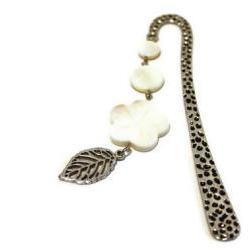 Beaded bookmark. Perfect gift for readers, teachers and any book lover. White shell beads. Ready to ship.