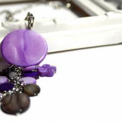 Fashion necklace with chunky pendant in purple and black lake shells beads: chic, simple and classy. Ready to ship.
